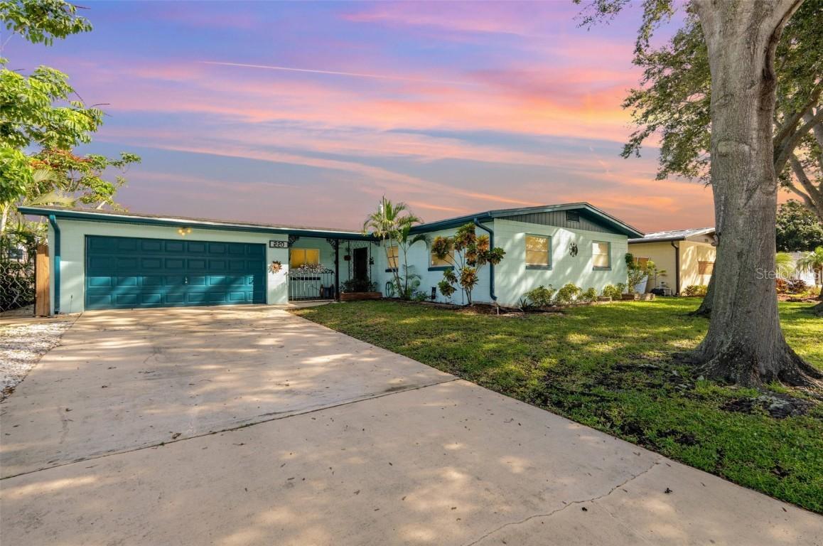 220 Bel Aire Dr., Merritt Island, FL 32952