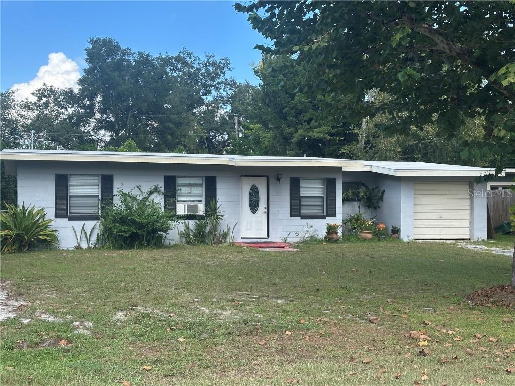 541 E 3rd St., Chuluota, FL 32766