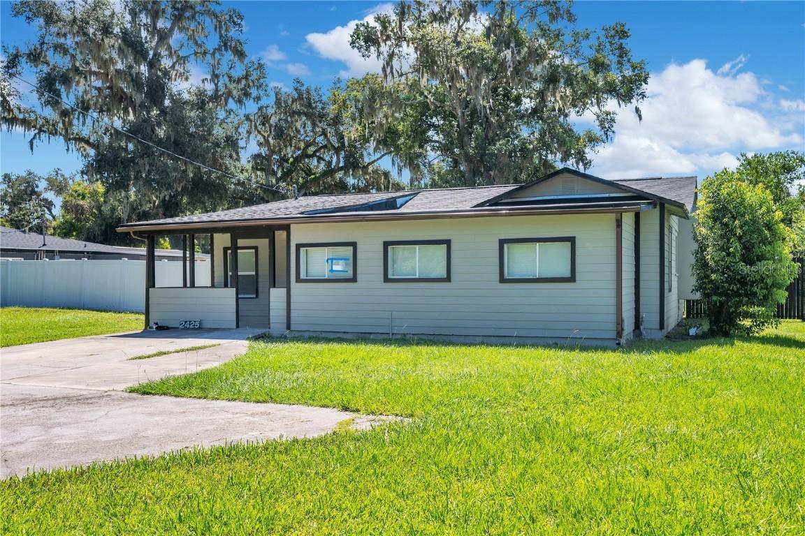 2425 Tanglewood St., Lakeland, FL 33801