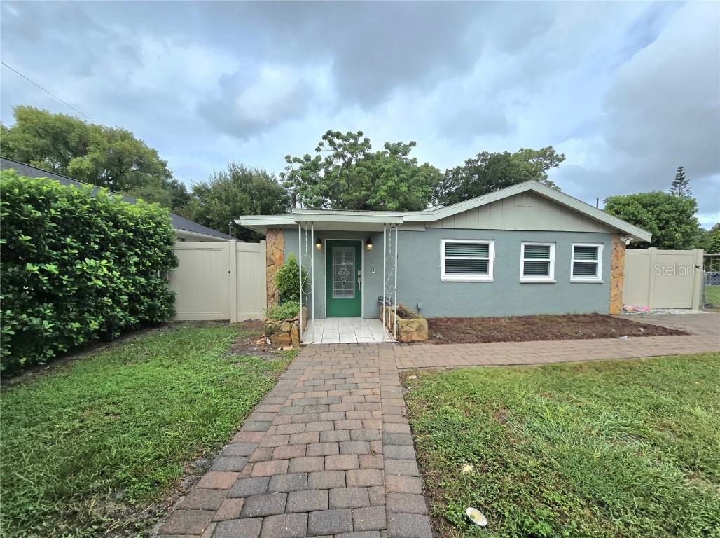 812 High St., Orlando, FL 32803