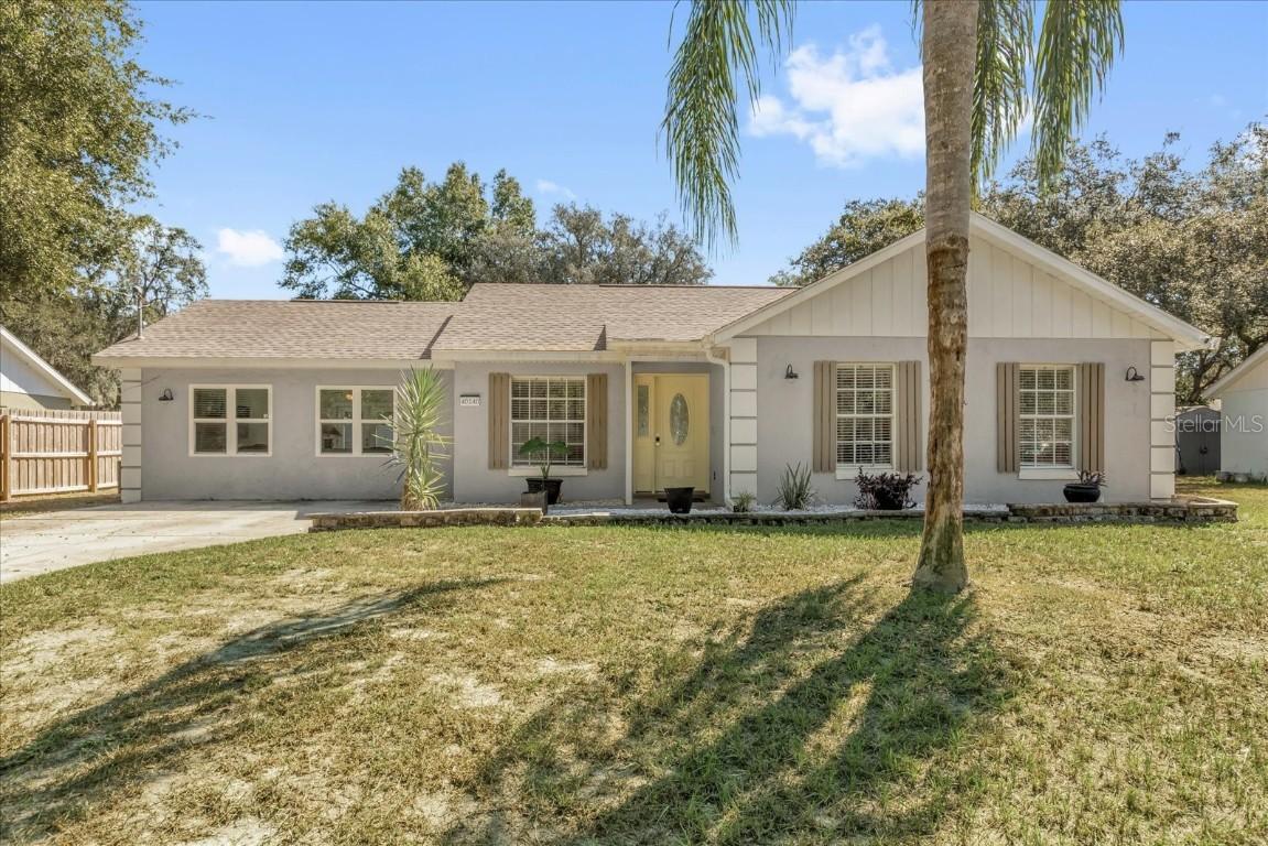 40140 Palm St., Lady Lake, FL 32159