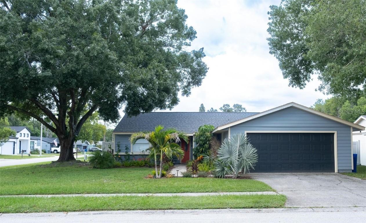 8041 Blue Finch Way, New Port Richey, FL 34653