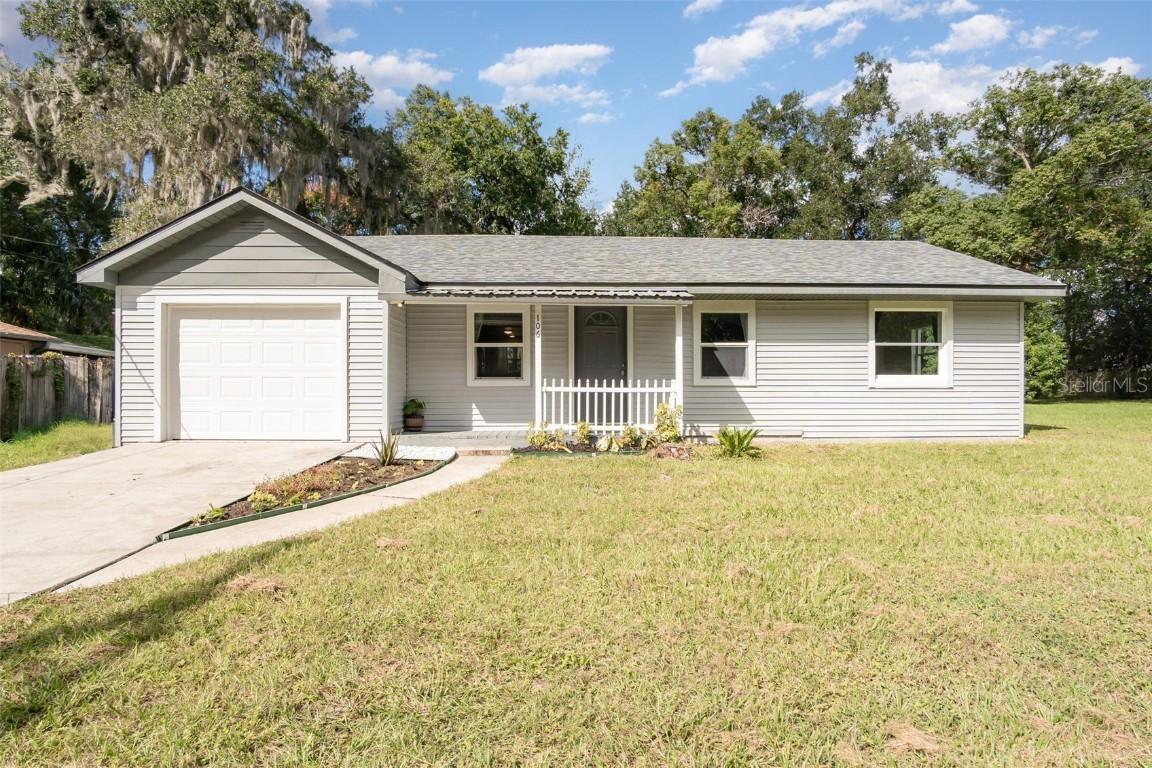 106 Debary Dr., Debary, FL 32713