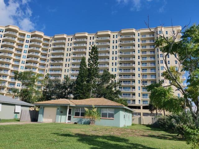 2801 S Ridgewood Ave. #403, South Daytona, FL 32119