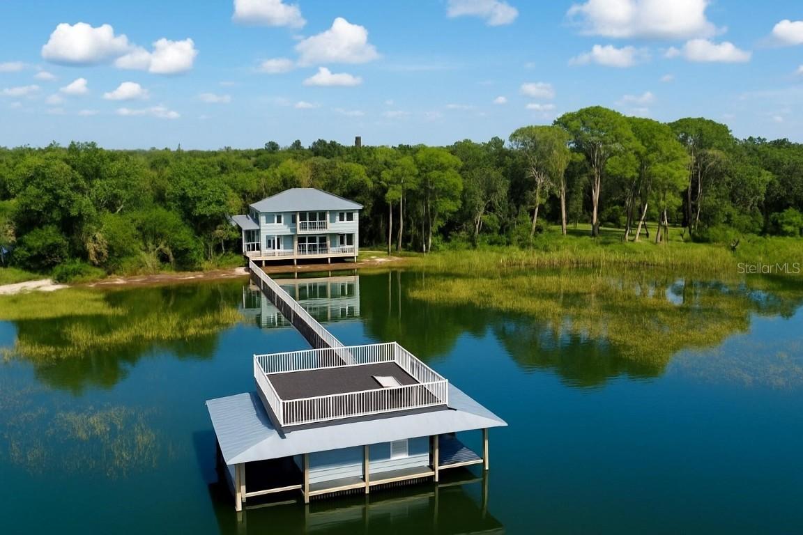 424 Lake Mirror Dr., Lake Placid, FL 33852