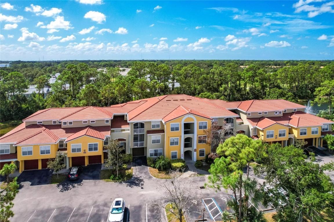 5600 Bentgrass Dr. #8-302, Sarasota, FL 34235