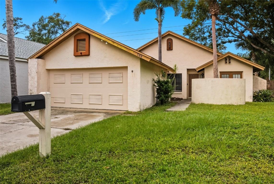 700 Lakeside Pl., Longwood, FL 32750