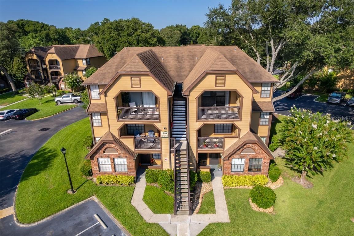 360 Lakepointe Dr. #304, Altamonte Springs, FL 32701