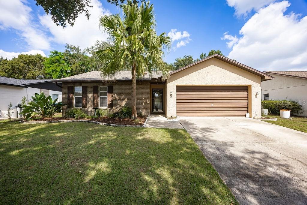 2033 Las Palmas Cir., Orlando, FL 32822