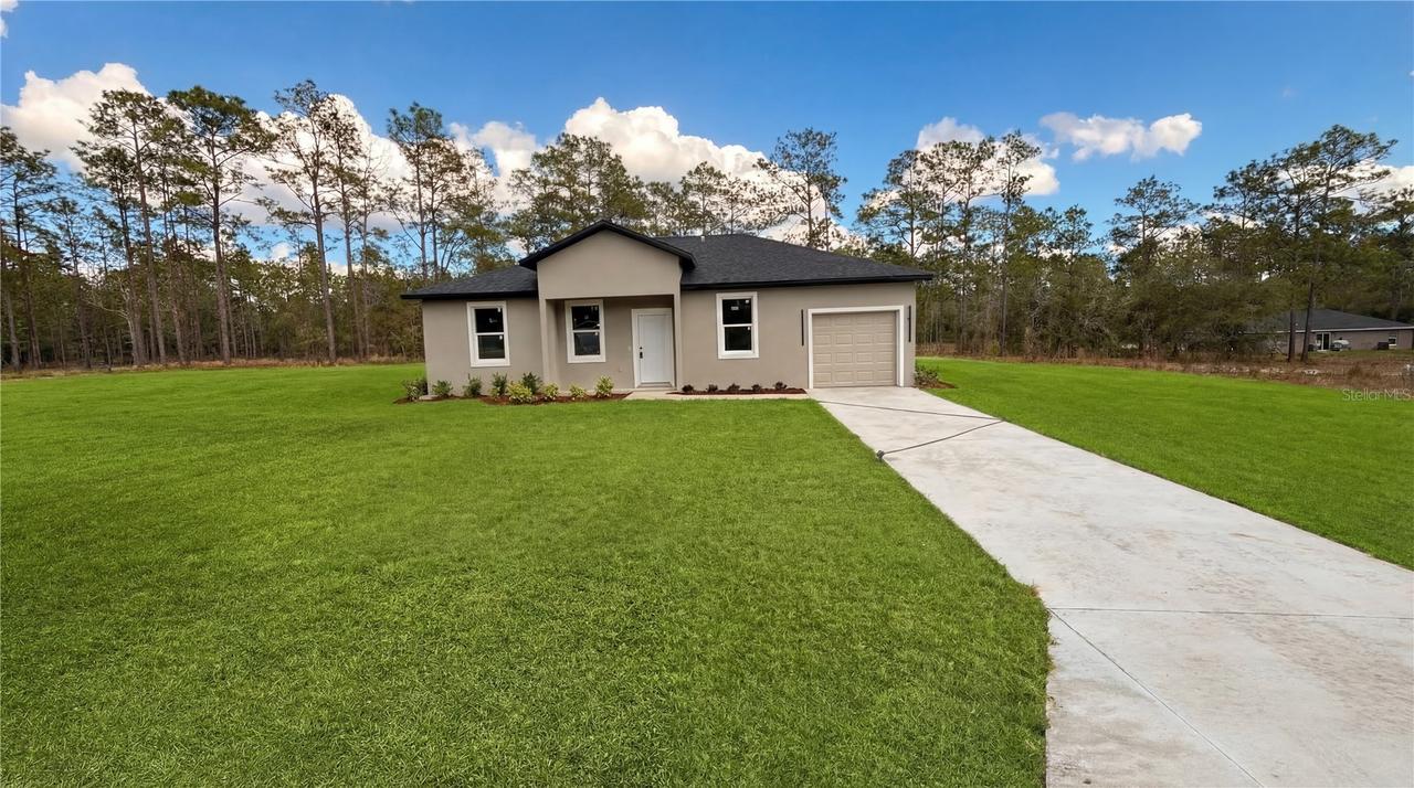 427 SW Alvarez Rd., Dunnellon, FL 34431
