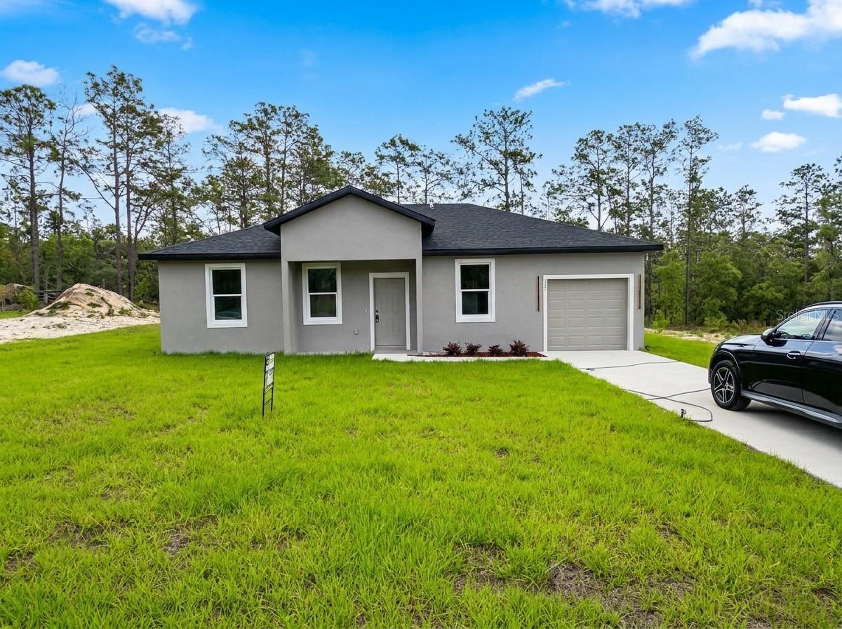 427 SW Alvarez Rd., Dunnellon, FL 34431