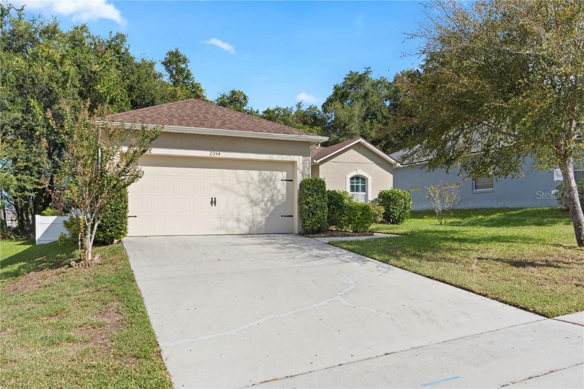 2354 Valhalla Dr., Tavares, FL 32778