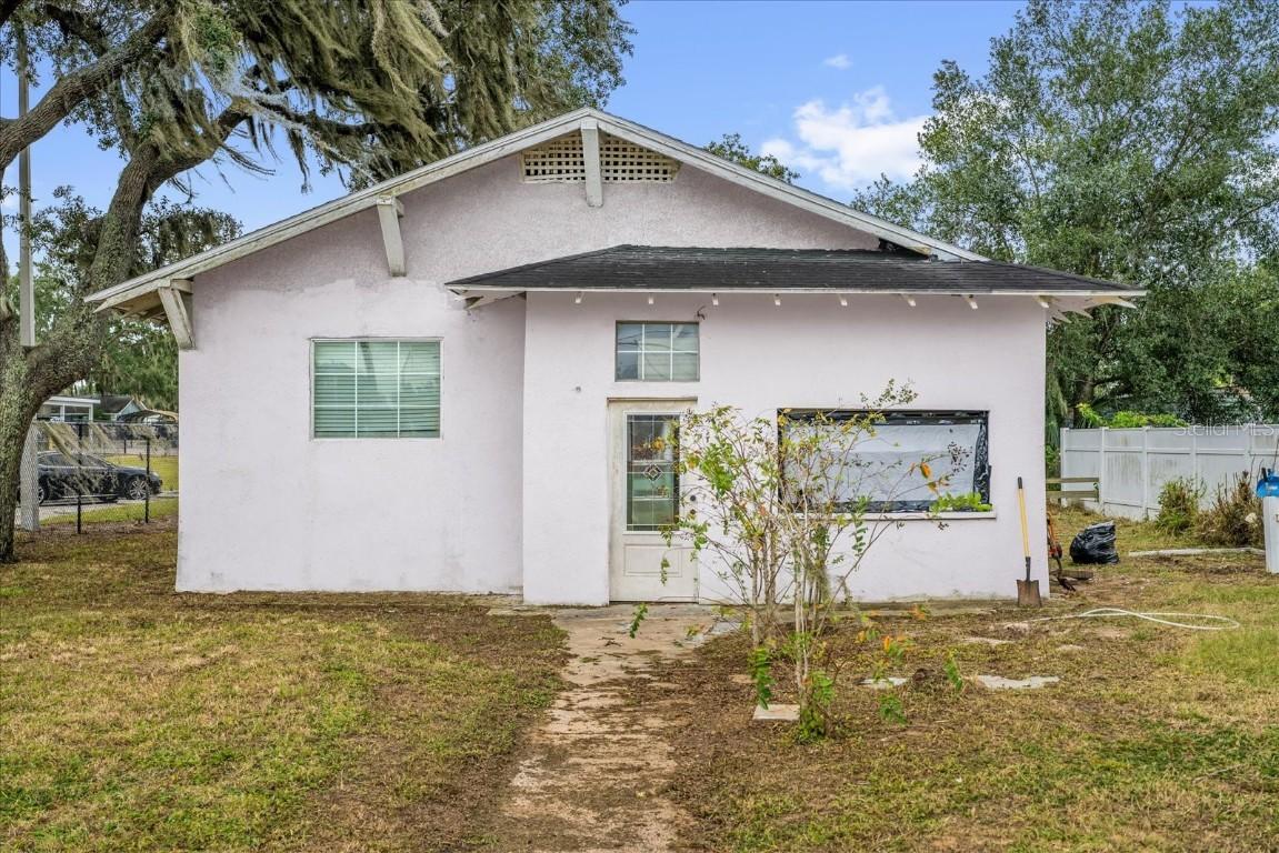 122 W Smith Ave., Haines City, FL 33844