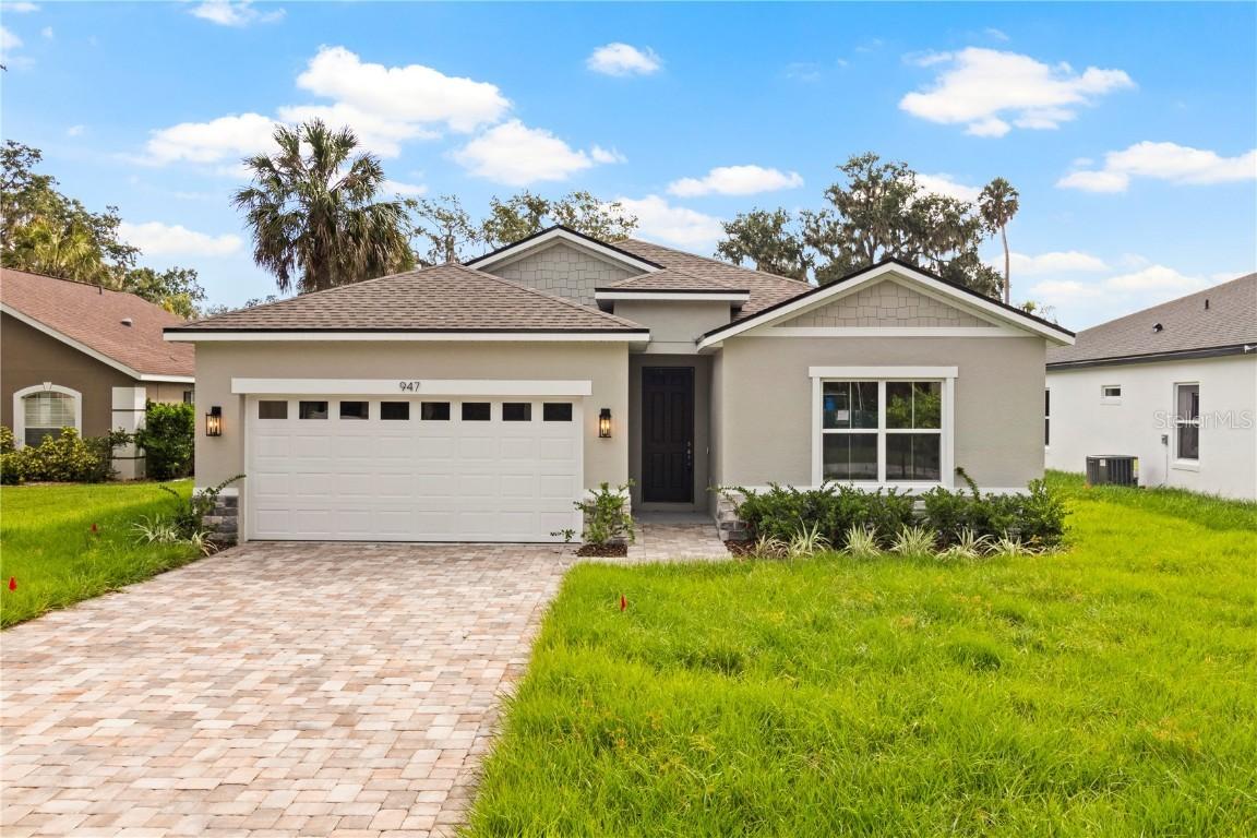 947 Belle Oak Dr., Leesburg, FL 34748