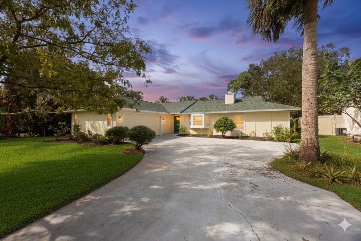 1227 Wayne Ave., New Smyrna Beach, FL 32168