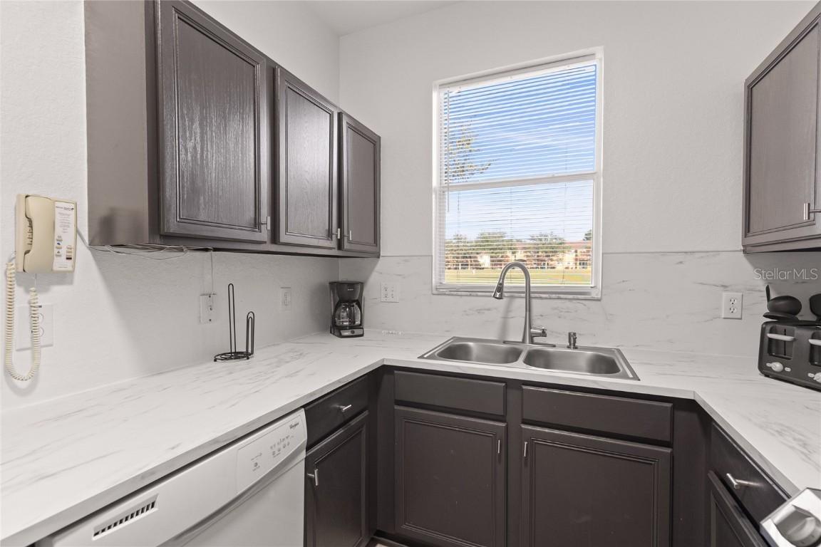 132 Capri Dr., Davenport, FL 33897