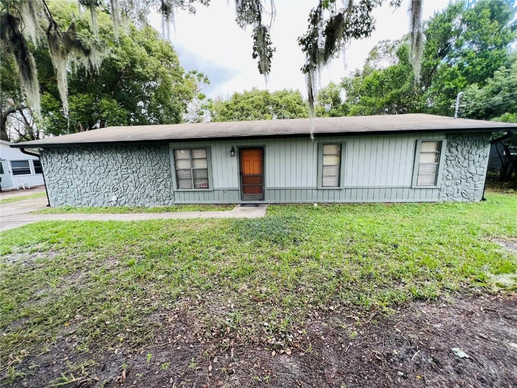 7925 Napoleon St., Orlando, FL 32825