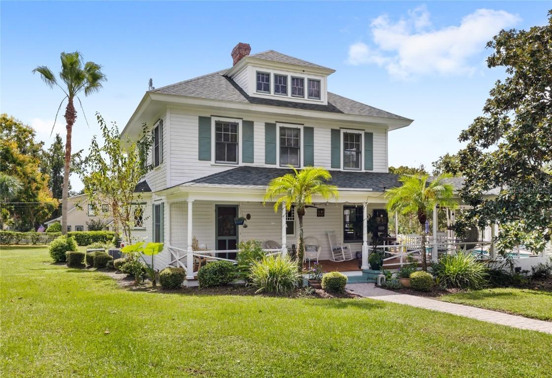 442 E 3rd Ave., Mount Dora, FL 32757