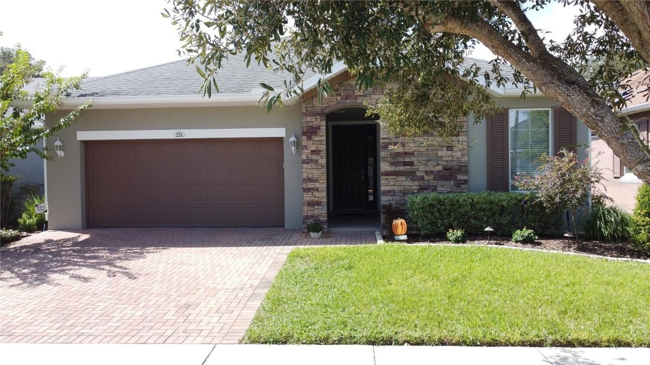 251 Silver Maple Rd., Groveland, FL 34736