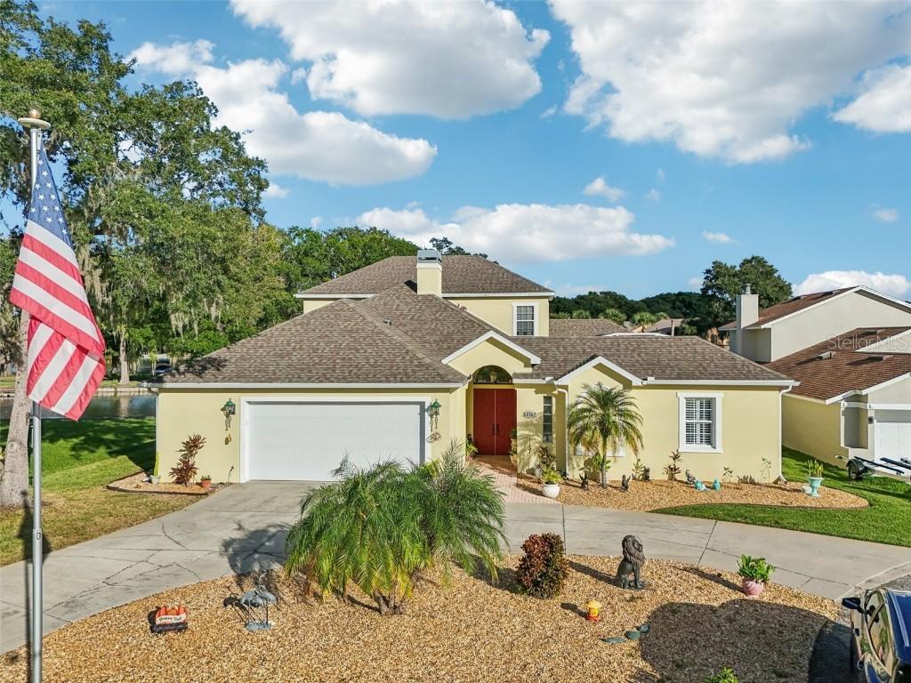 828 Palm Harbor Ct., Leesburg, FL 34748