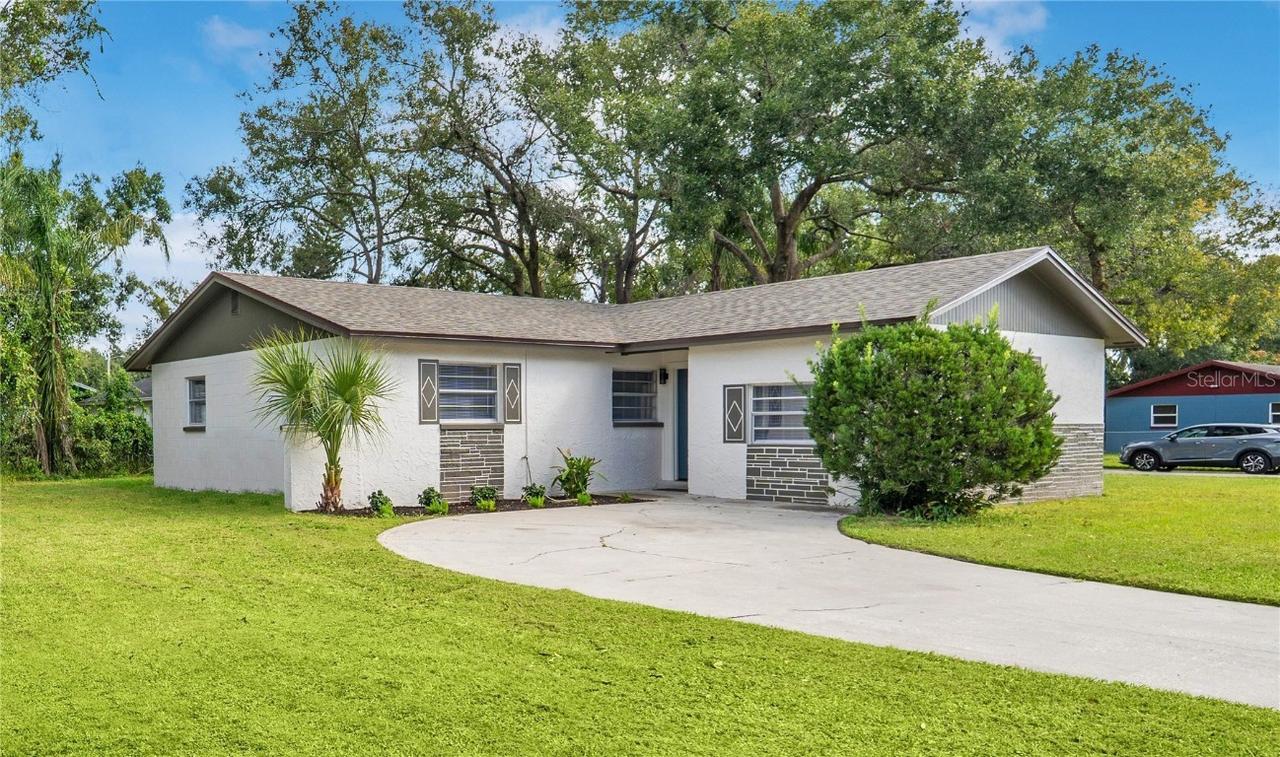 4302 Dolphin Dr., Tampa, FL 33617