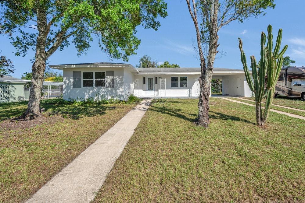1179 Snowden Ave., Deltona, FL 32725