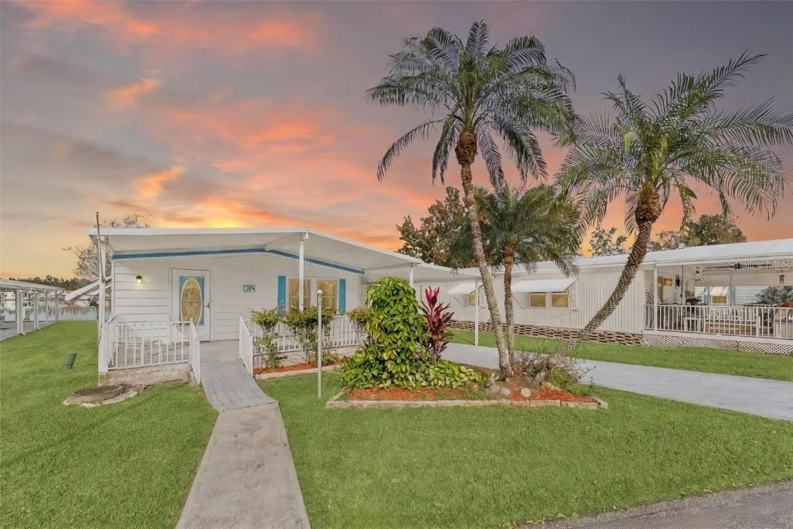 314 Lakeview Dr., Osteen, FL 32764