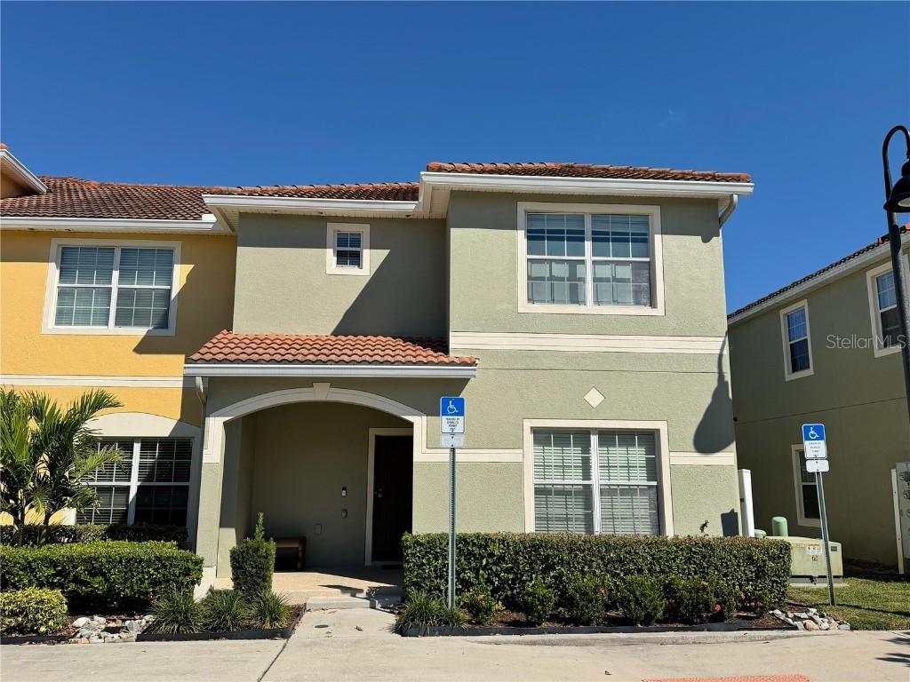 8967 Bismarck Palm Rd., Kissimmee, FL 34747