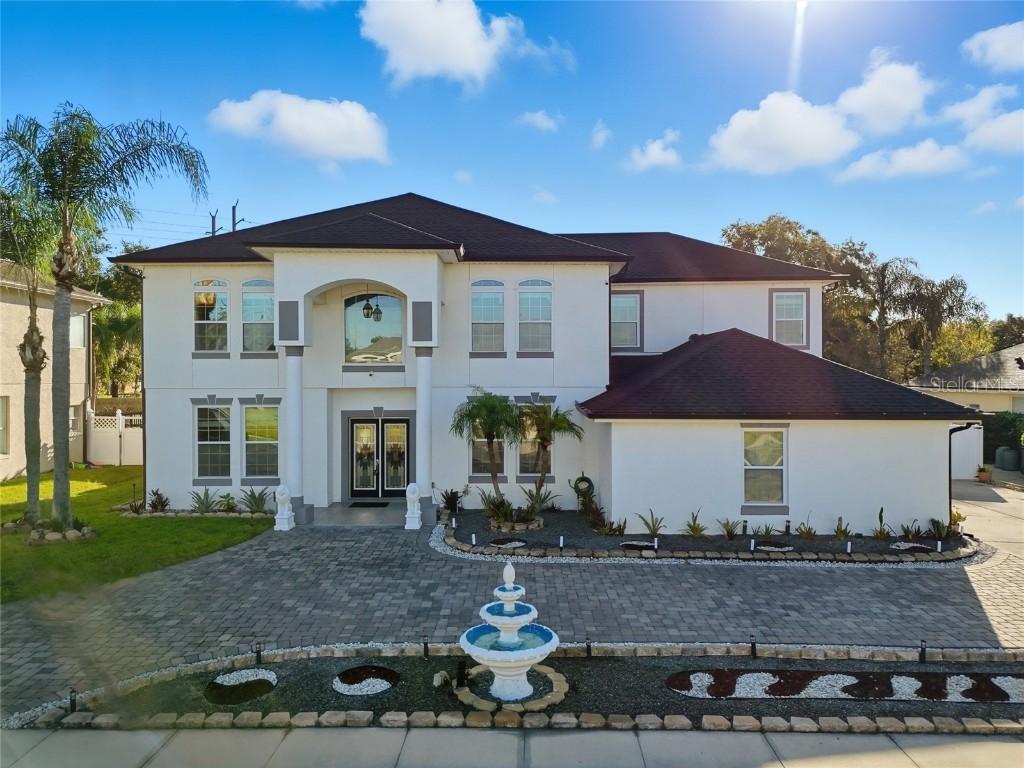 352 Radisson Pl., Oviedo, FL 32765