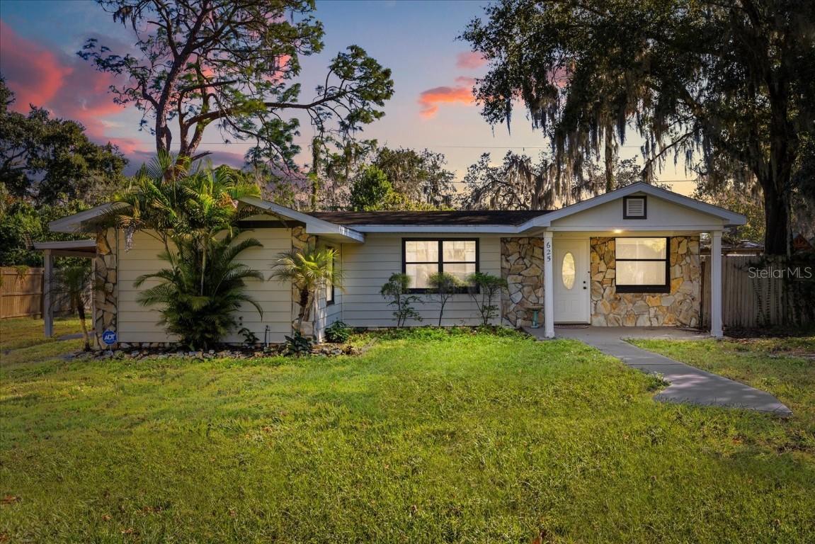 625 King St., Eustis, FL 32726