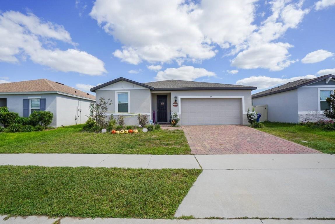 877 Cambridge Dr., Winter Haven, FL 33881