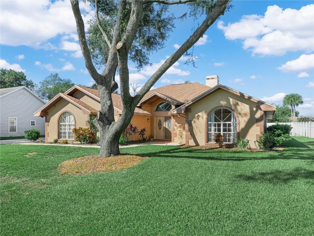 805 Carlton Ct., Winter Haven, FL 33884
