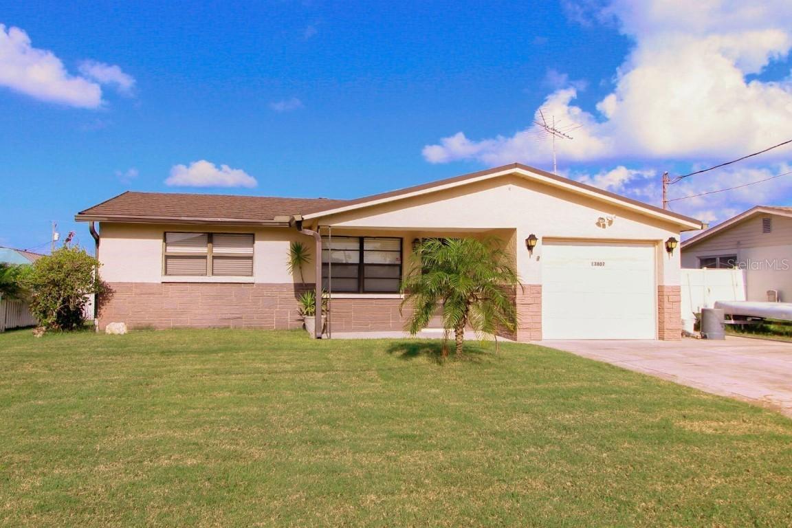 13807 Plumosa Ave., Hudson, FL 34667
