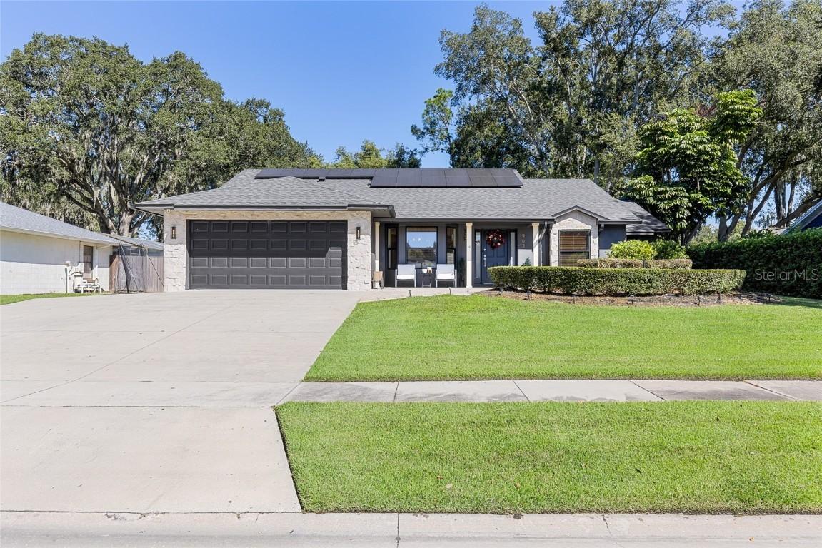 963 Glenview Cir., Winter Garden, FL 34787
