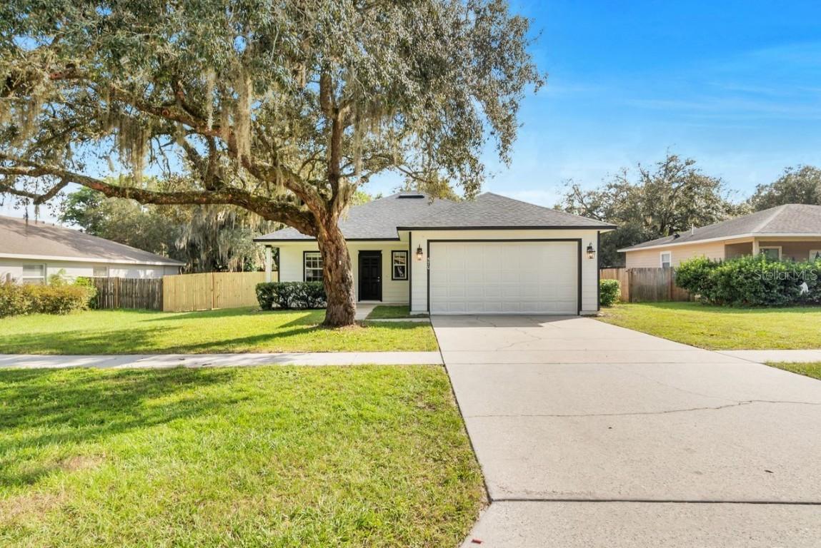 570 E 5th St., Chuluota, FL 32766