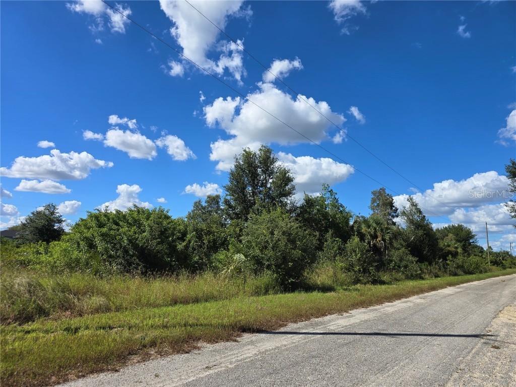 526 Cable Ave., Lehigh Acres, FL 33974
