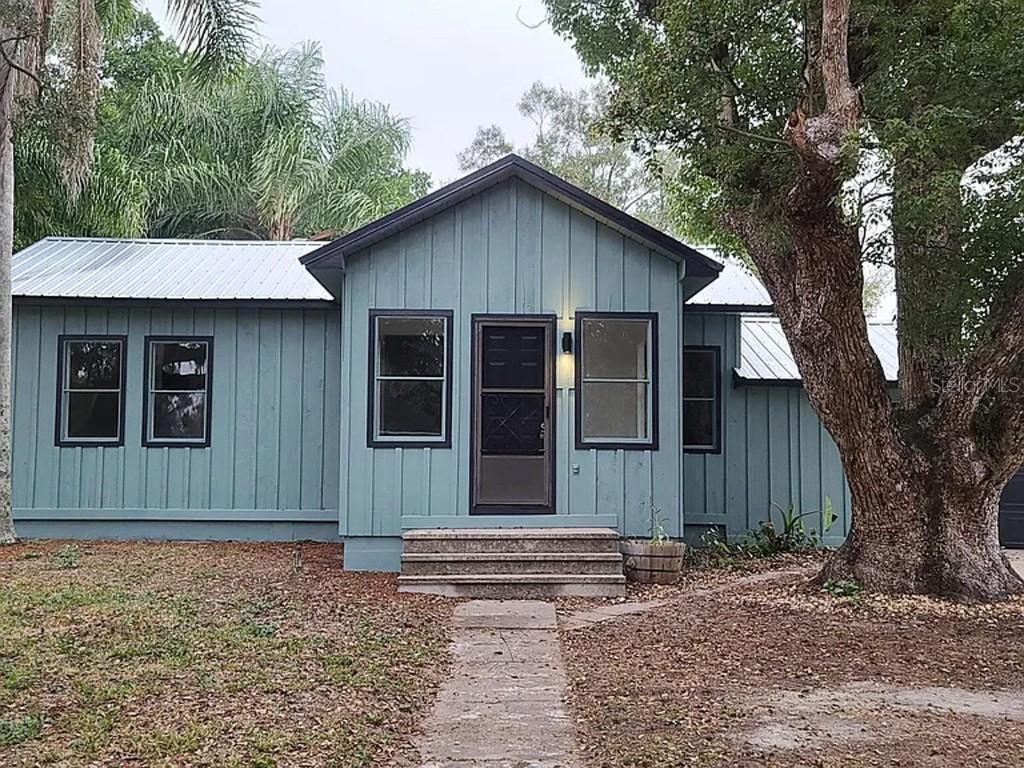 4 E Bay St., Davenport, FL 33837