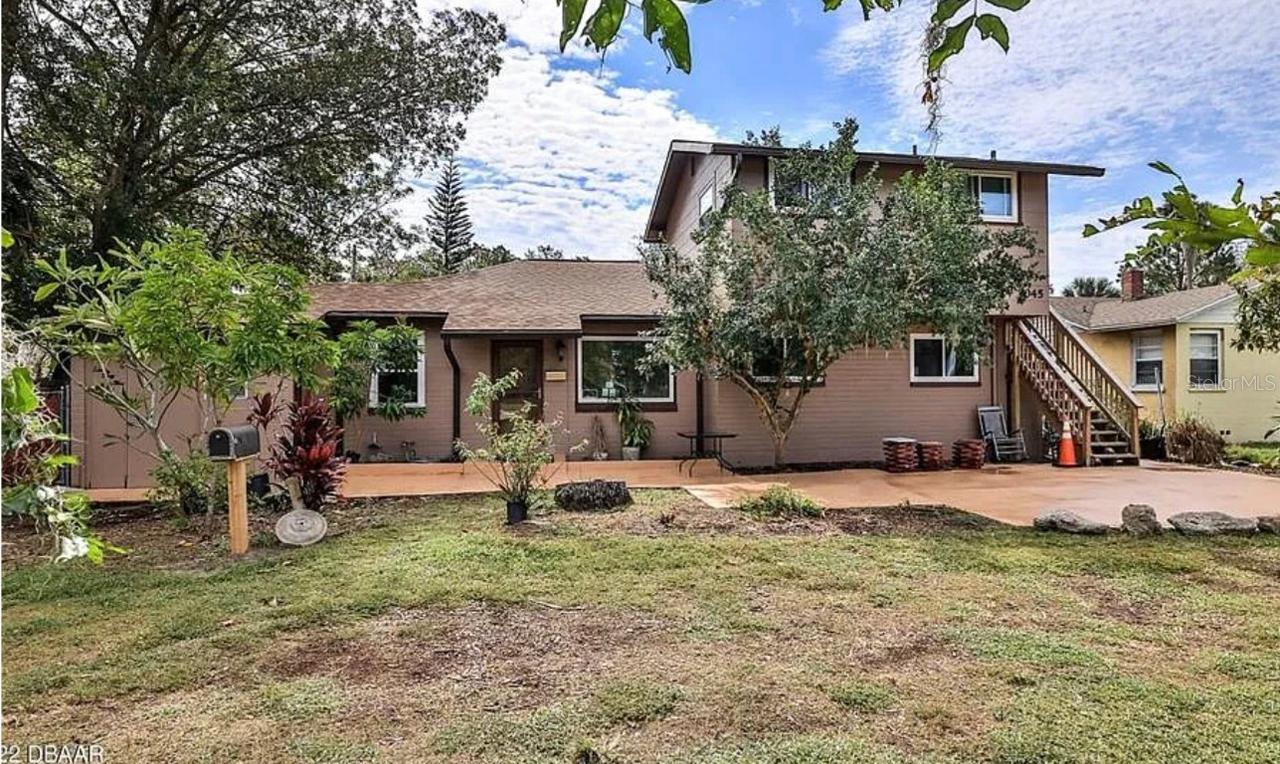 1045 W International Speedway Blvd., Daytona Beach, FL 32114