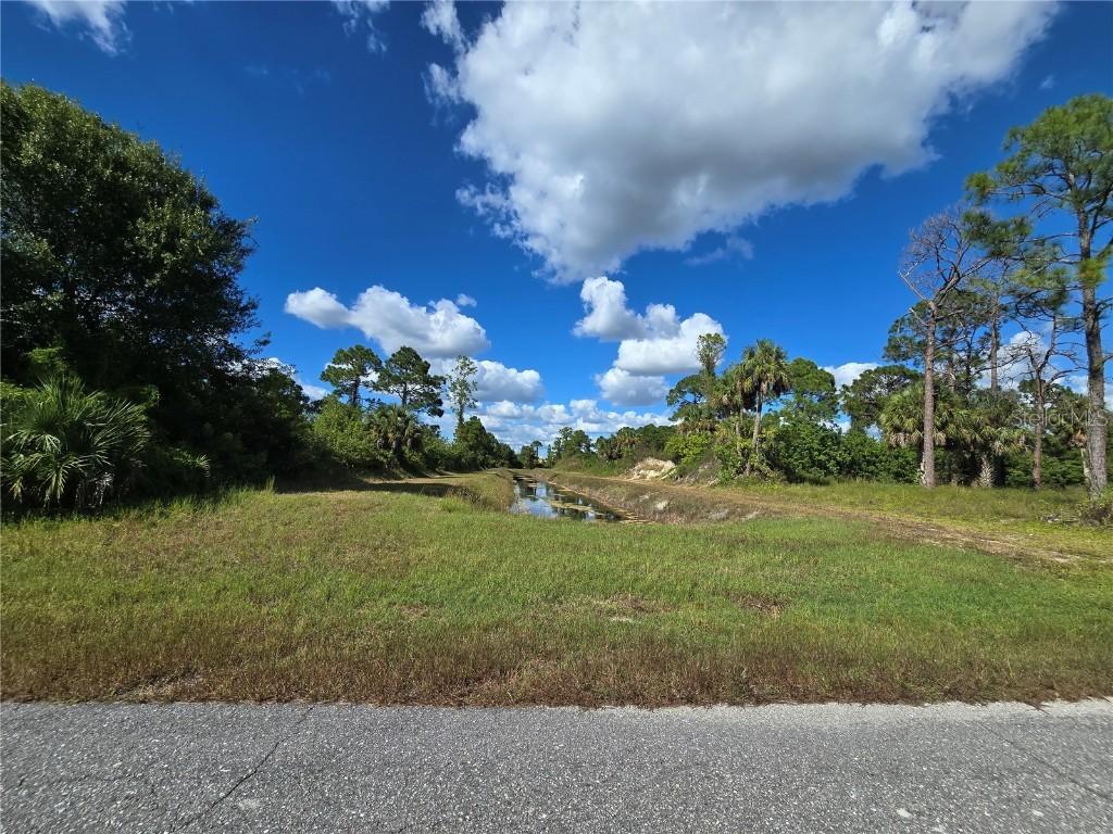 423 Wilder Ave., Lehigh Acres, FL 33974