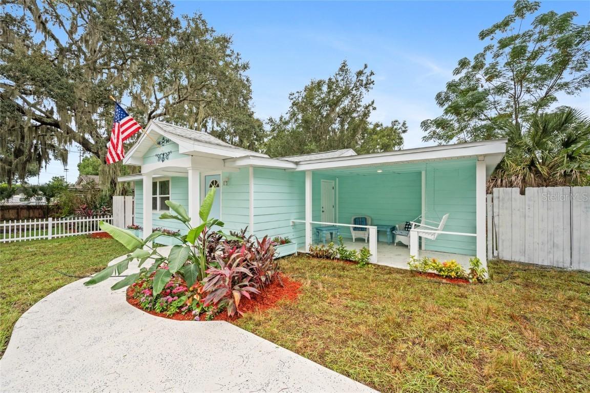 245 S Rhodes St., Mount Dora, FL 32757