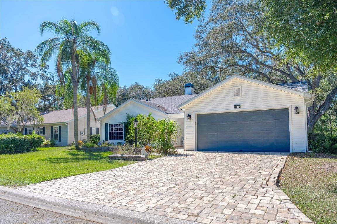 4242 Leafway Cir., Leesburg, FL 34748