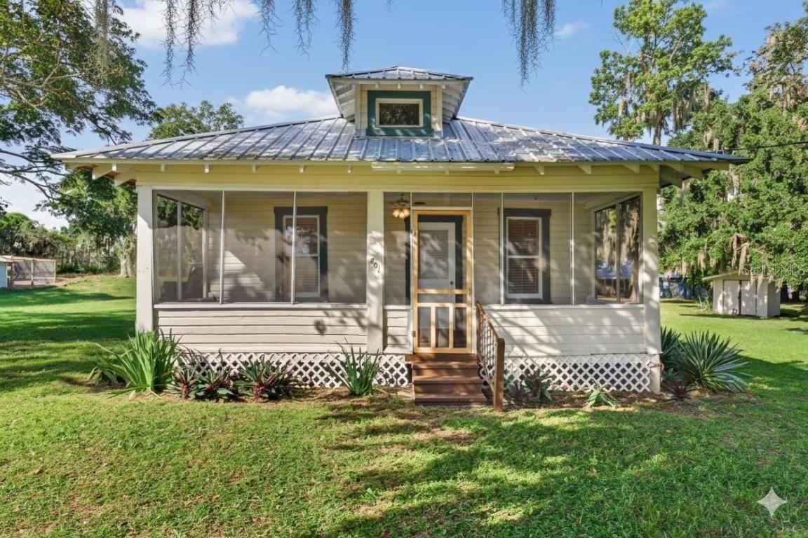 501 E 9th St., Frostproof, FL 33843