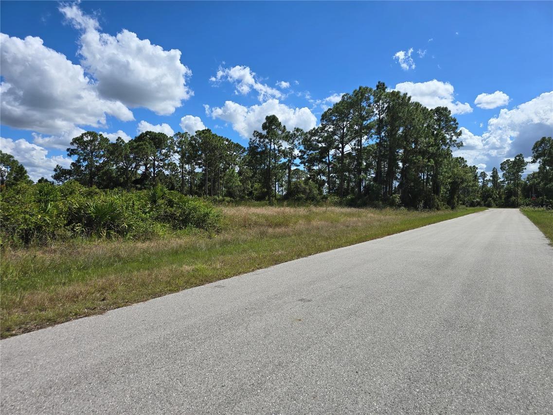 1034 Dearborn St., Lehigh Acres, FL 33974