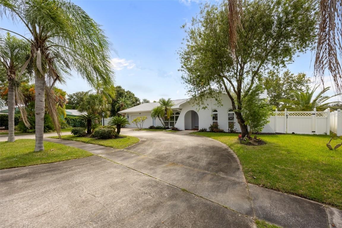 914 Waialae Cir., Palm Bay, FL 32905