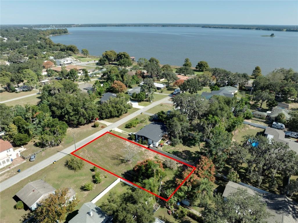 E Myrtle Street, Howey In The Hills, FL 34737