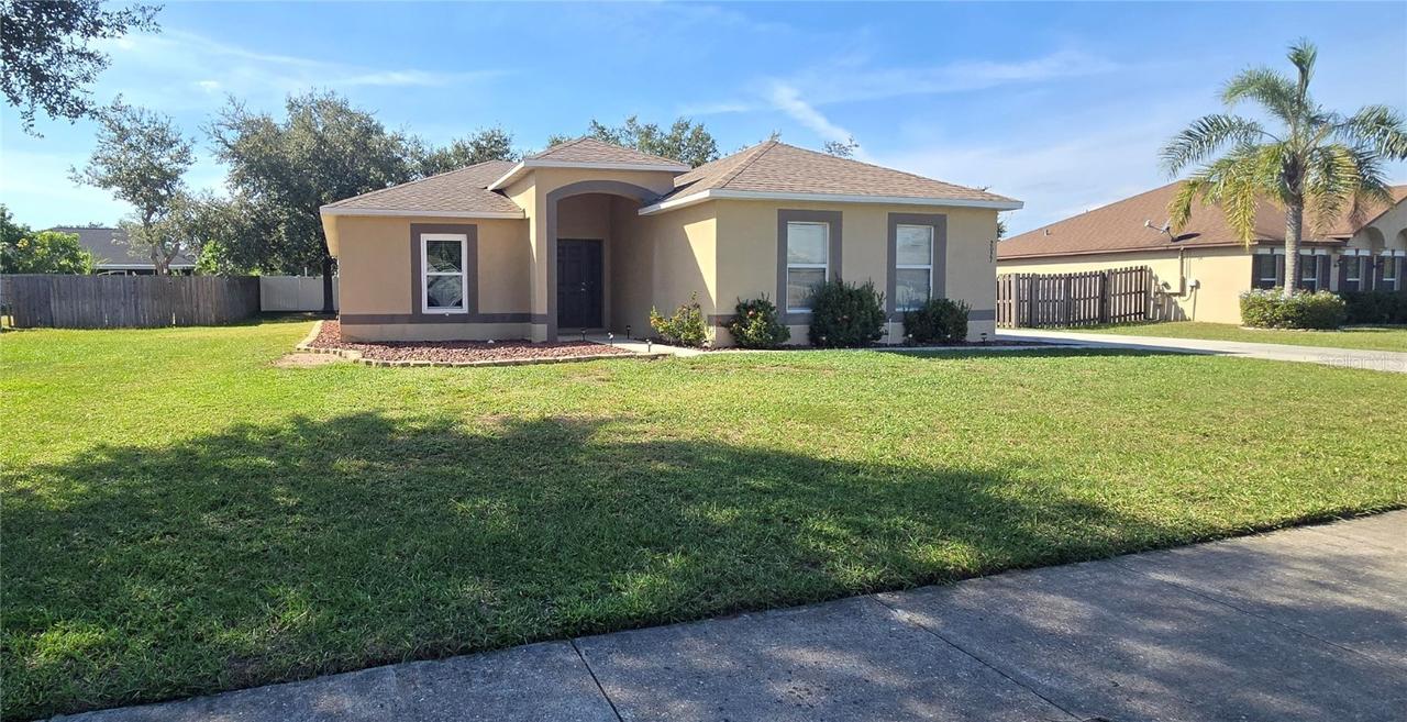 2027 Elmhurst Ln., Mascotte, FL 34753