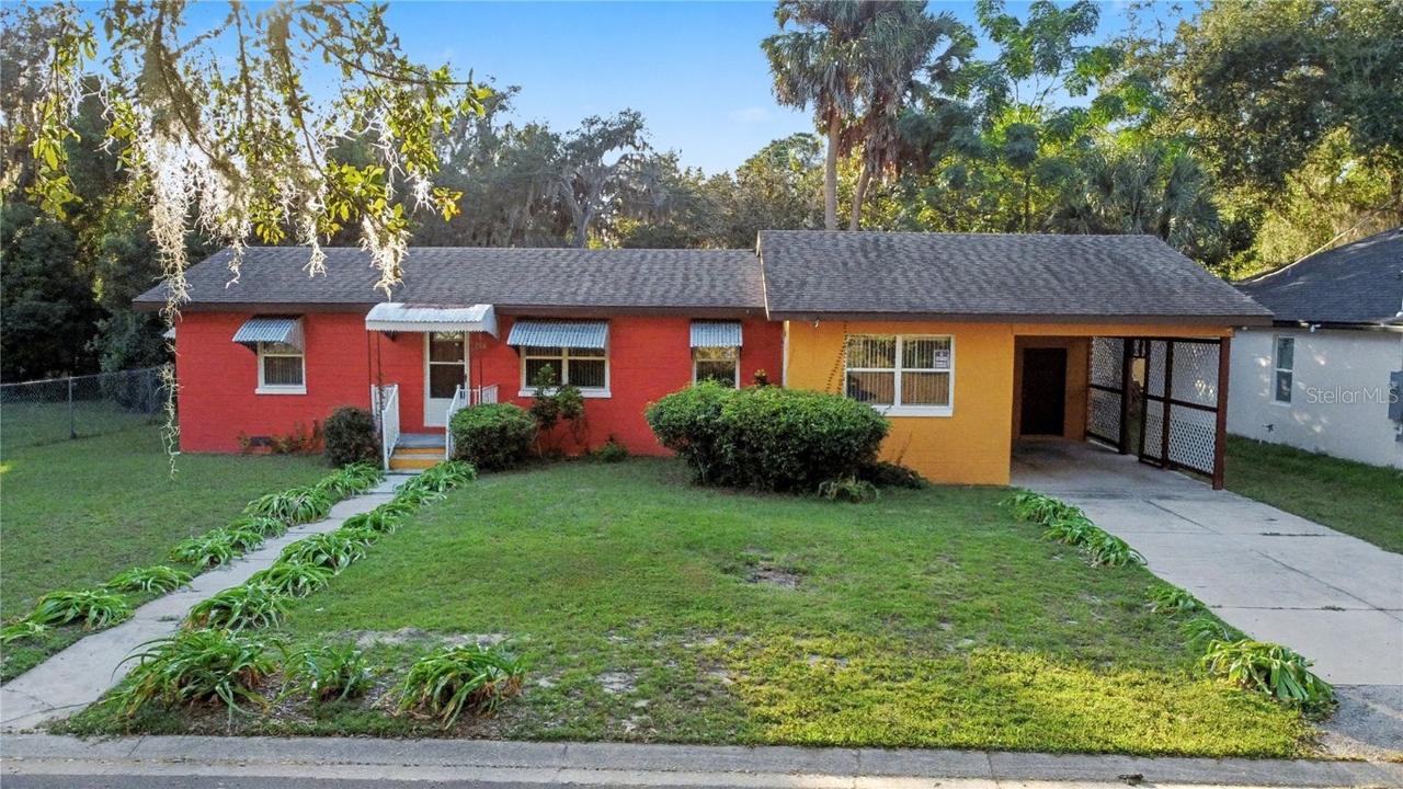 612 Kensington St., Eustis, FL 32726