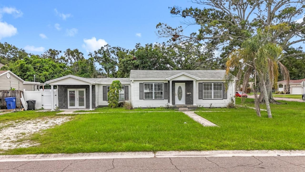 2122 52nd Ave., St Petersburg, FL 33714