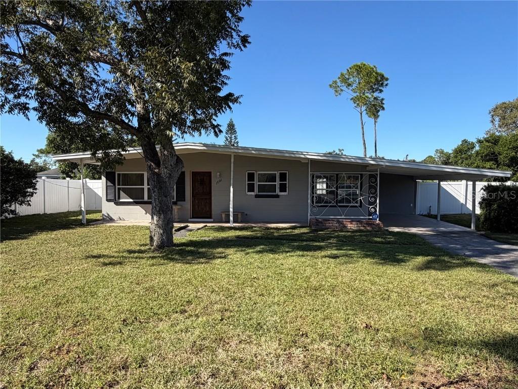 1601 Roselawn St., Winter Haven, FL 33880