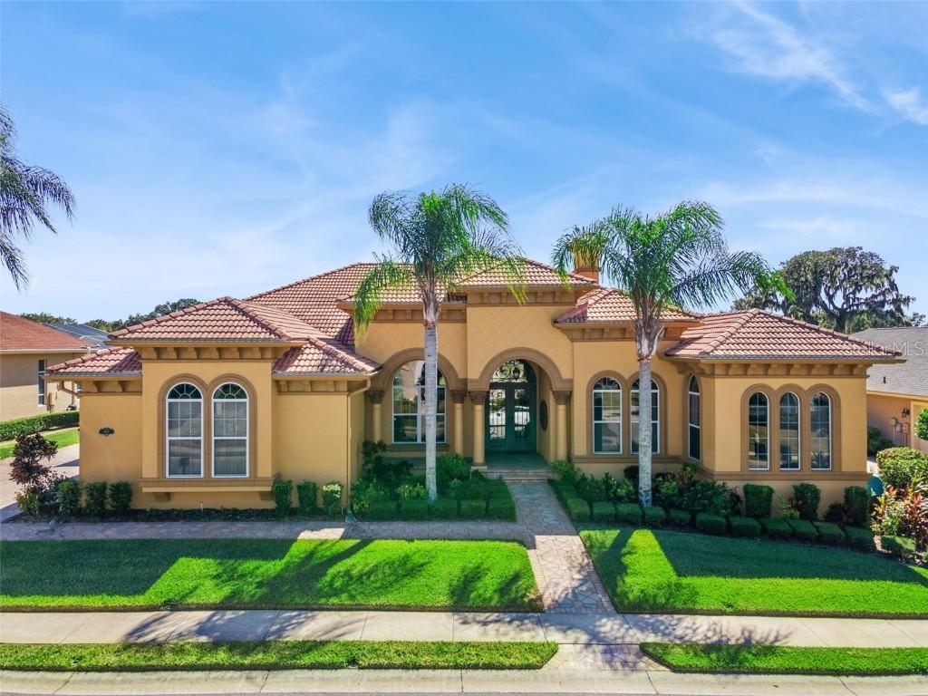 685 Whisper Woods Dr., Lakeland, FL 33813